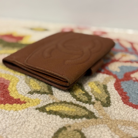 CHANEL Timeless Caviar Leather Classic Brown Bi-Fold Wallet W/ CC Logo - Picture 3 of 16